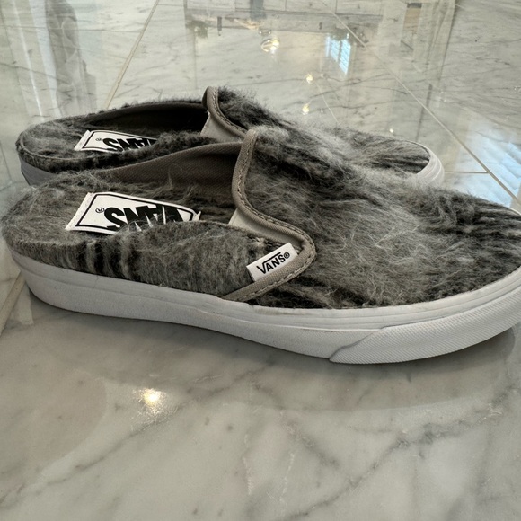 Never worn Vans women slides size 7 - Picture 3 of 7